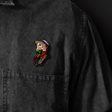 Load image into Gallery viewer, "Venom Skull" Pin